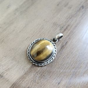 92.5% silver natural tiger eye stone pendent